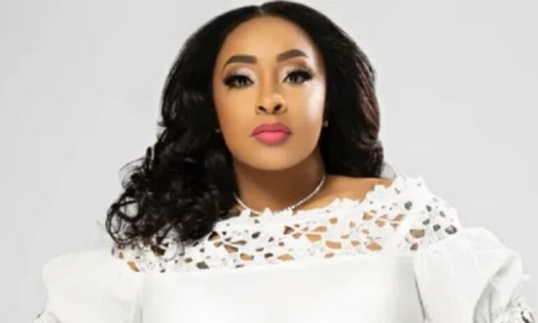 Jesseca Dupart, 44, is a self-made millionaire, Kaleidoscope Hair Products CEO, married to Da Brat (2022), mother of 4, with a $5M-$15M net worth .