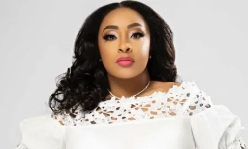 Jesseca Dupart, 44, is a self-made millionaire, Kaleidoscope Hair Products CEO, married to Da Brat (2022), mother of 4, with a $5M-$15M net worth .